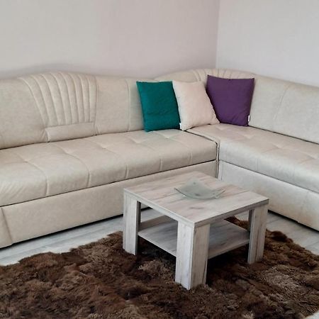 Lux Apartman Čačak Zewnętrze zdjęcie