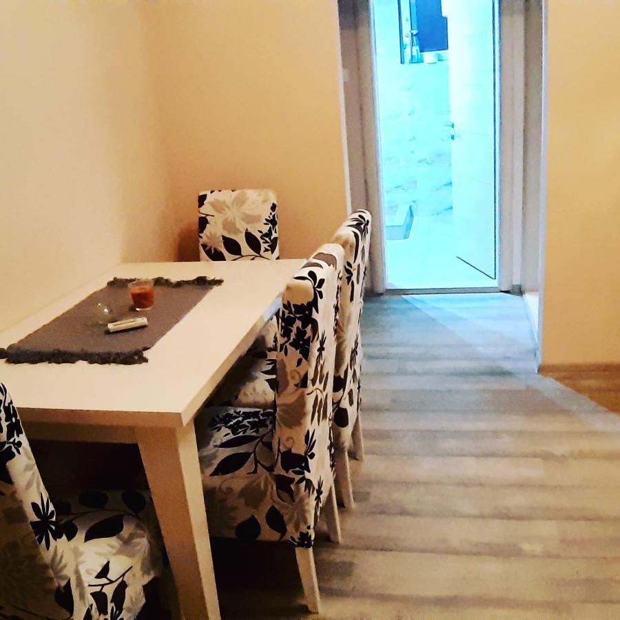 Lux Apartman Čačak Zewnętrze zdjęcie